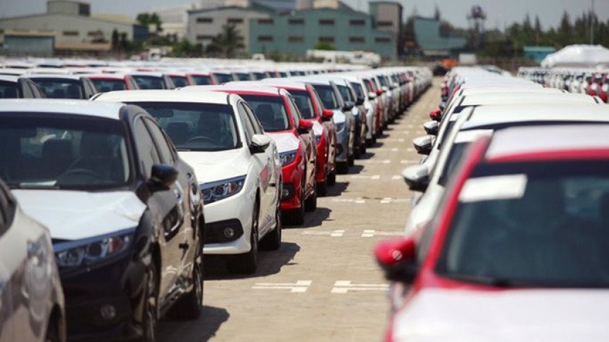8 tháng qua, ô tô nhập khẩu tăng gần gấp đôi cùng kỳ năm 2020