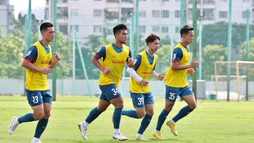 HLV Hoàng Anh Tuấn bất ngờ bổ sung quân cho U23 Việt Nam
