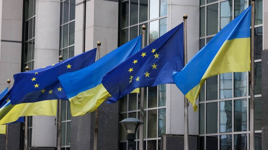 Dư luận sau khi EU đồng thuận thông qua khoản hỗ trợ hơn 50 tỷ euro cho Ukraine