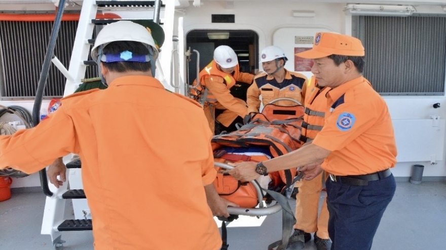 Kịp thời cứu sống ngư dân đột ngột bị ngất tại khu vực đảo Trường Sa