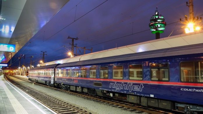 Áo thiết lập chuyến tàu vận chuyển nhân viên y tế từ Romania để chống dịch
