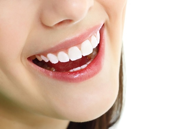 9 thói quen hàng ngày bất ngờ làm hỏng răng của bạn