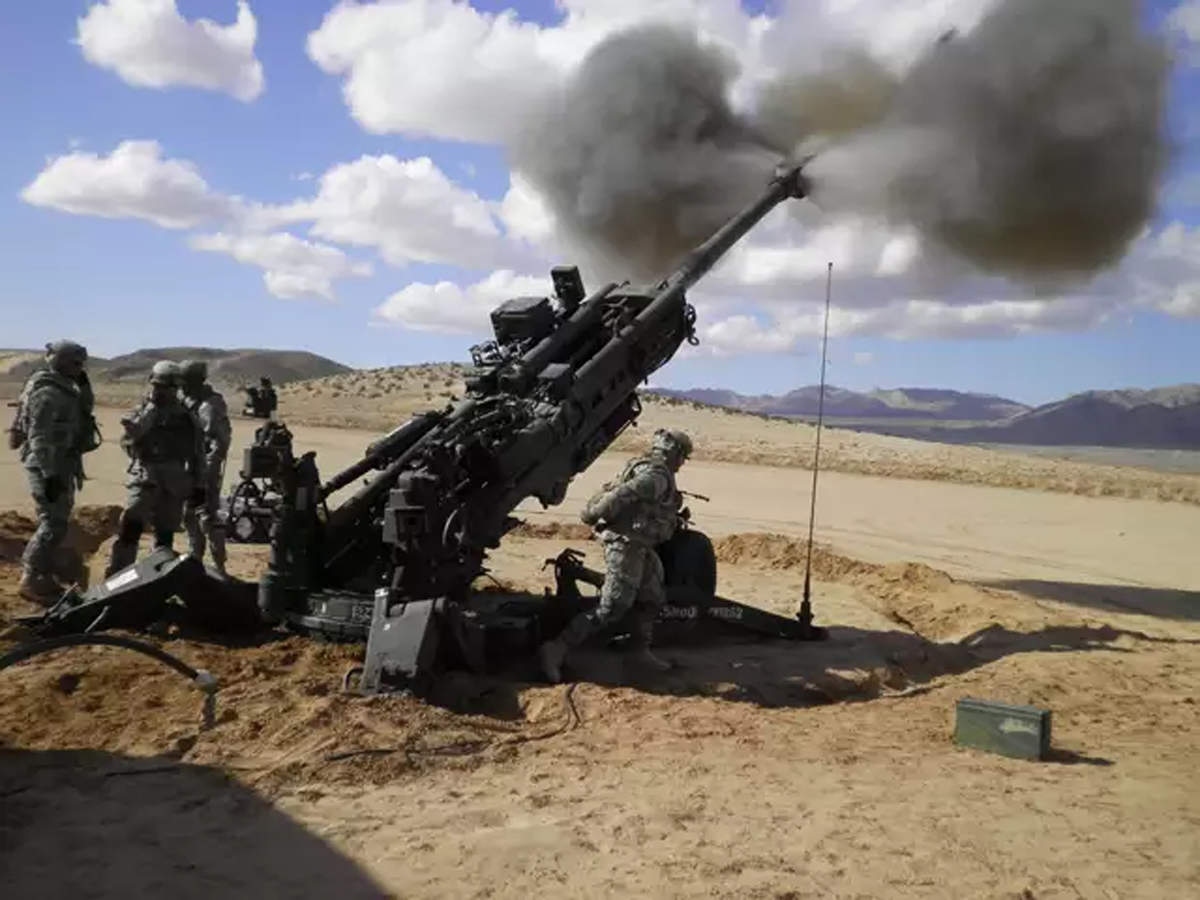 Siêu lựu pháo M-777 Howitzer của Mỹ dội mưa hỏa lực vào mục tiêu