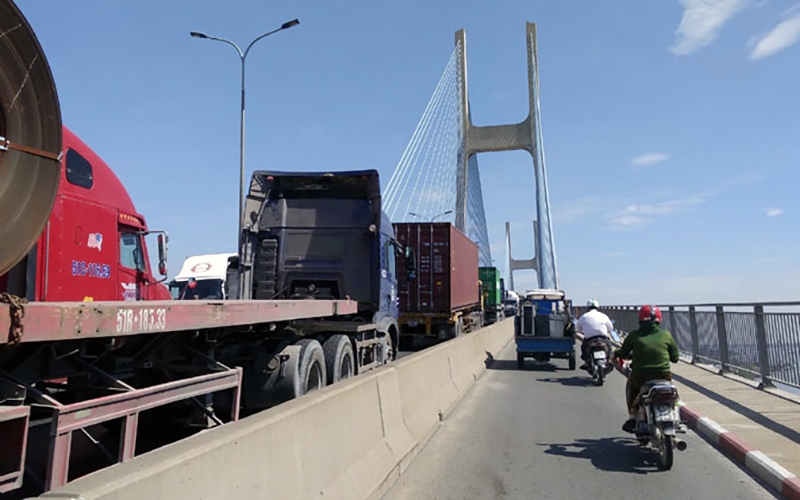 TP.HCM cấm xe máy đi qua cầu Phú Mỹ vào ngày 17/1