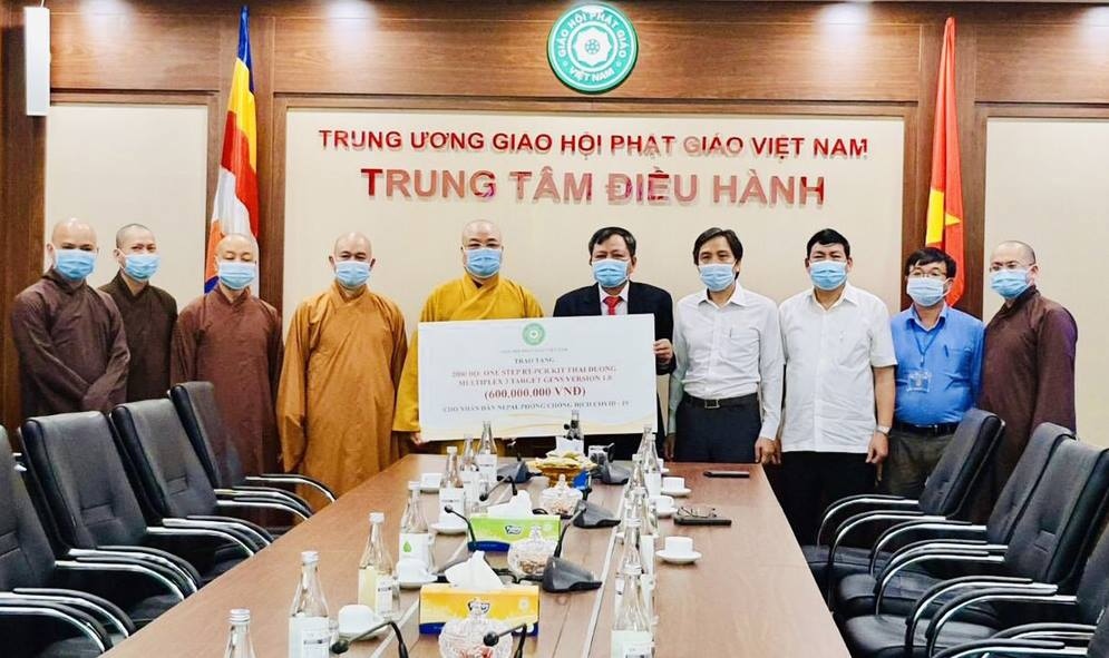 Giáo hội Phật giáo Việt Nam trao tặng Nepal 2.000 bộ kít thử COVID-19