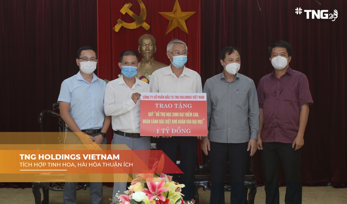TNG Holdings Vietnam tiếp sức cho học sinh nghèo