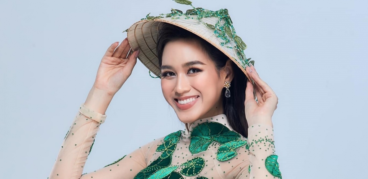 Hoa hậu Đỗ Thị Hà diện áo dài "rau má Thanh Hóa" thi phỏng vấn tại Miss World 2021