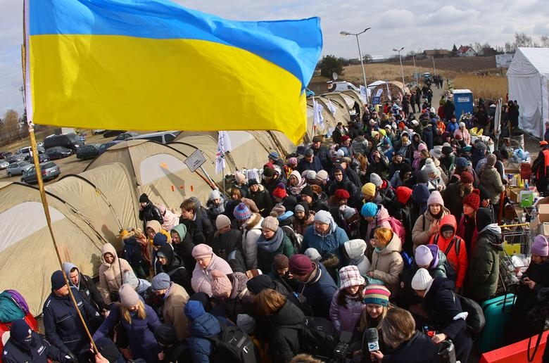 Hành trình sơ tán của gần 2 triệu người dân Ukraine sau 16 ngày giao tranh