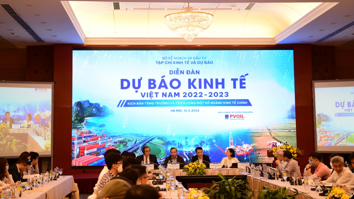 Kinh tế Việt Nam 2022-2023: Nguy cơ tăng trưởng chậm và gia tăng lạm phát