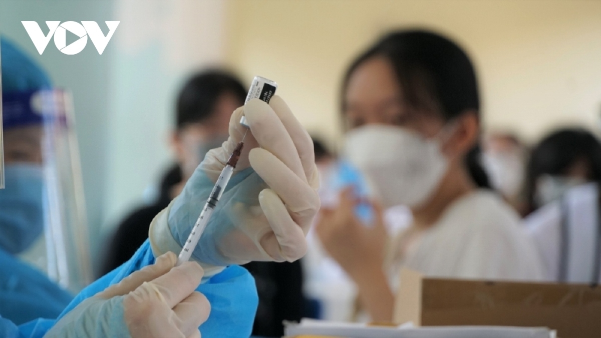 Vì sao việc “làm sạch” dữ liệu tiêm chủng vaccine COVID-19 chậm?