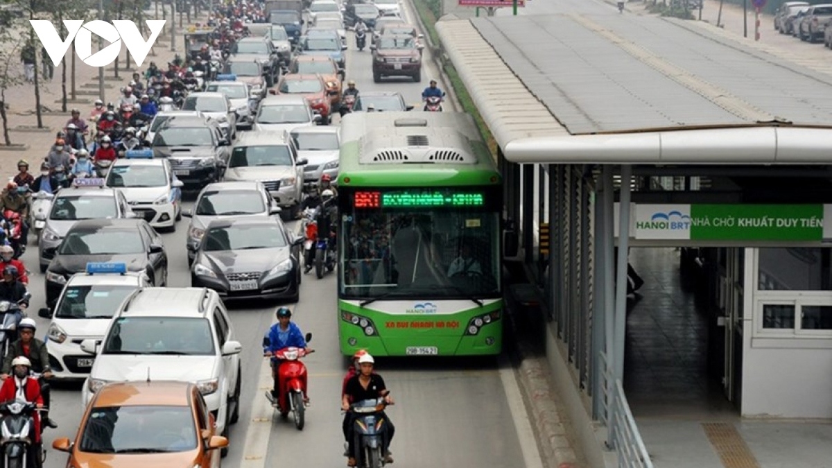 Hà Nội đánh giá buýt nhanh BRT giảm ùn tắc giao thông