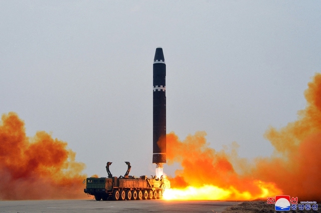 Triều Tiên tiếp tục bắn tên lửa đạn đạo vào vùng biển phía Đông bán đảo Triều Tiên