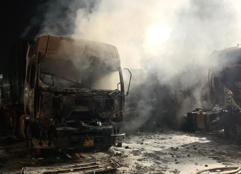 Một người chết trong vụ cháy 3 ô tô tải ở Đồng Nai