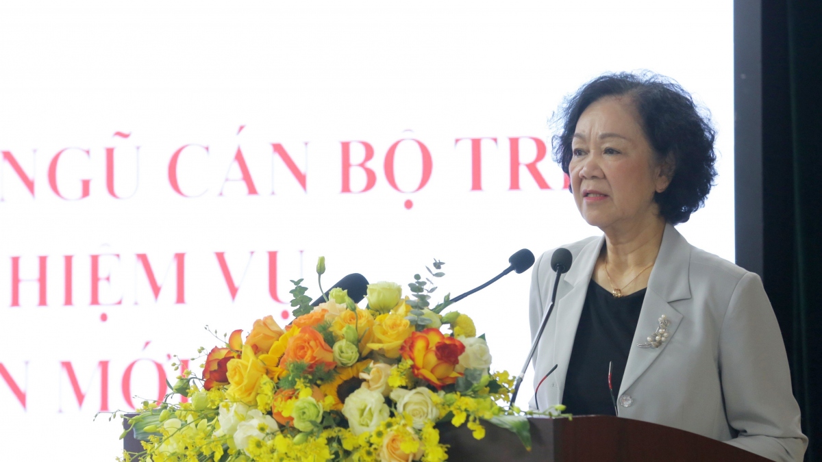 Bà Trương Thị Mai: Đổi mới công tác quy hoạch, đào tạo và bồi dưỡng cán bộ trẻ