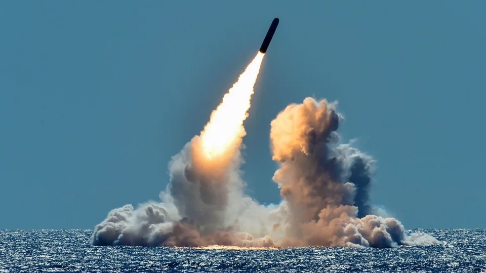 Lý do Mỹ điều tàu ngầm có khả năng mang 80 đầu đạn hạt nhân tới Hàn Quốc