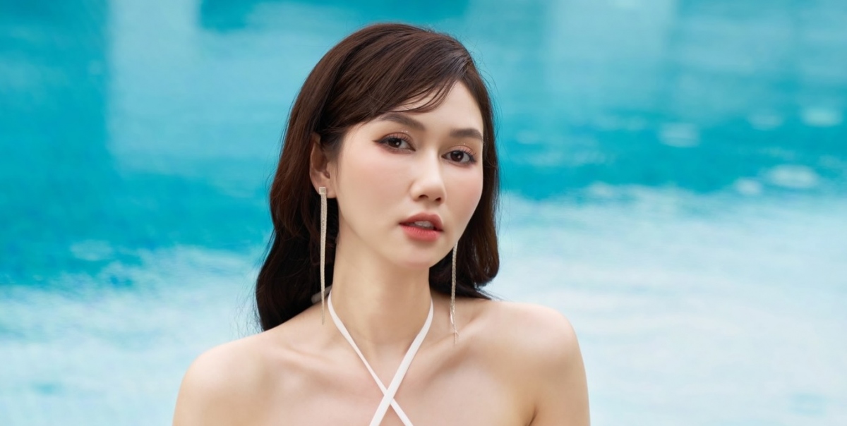 Diễn viên Hương Giang khoe sắc vóc quyến rũ bên bể bơi