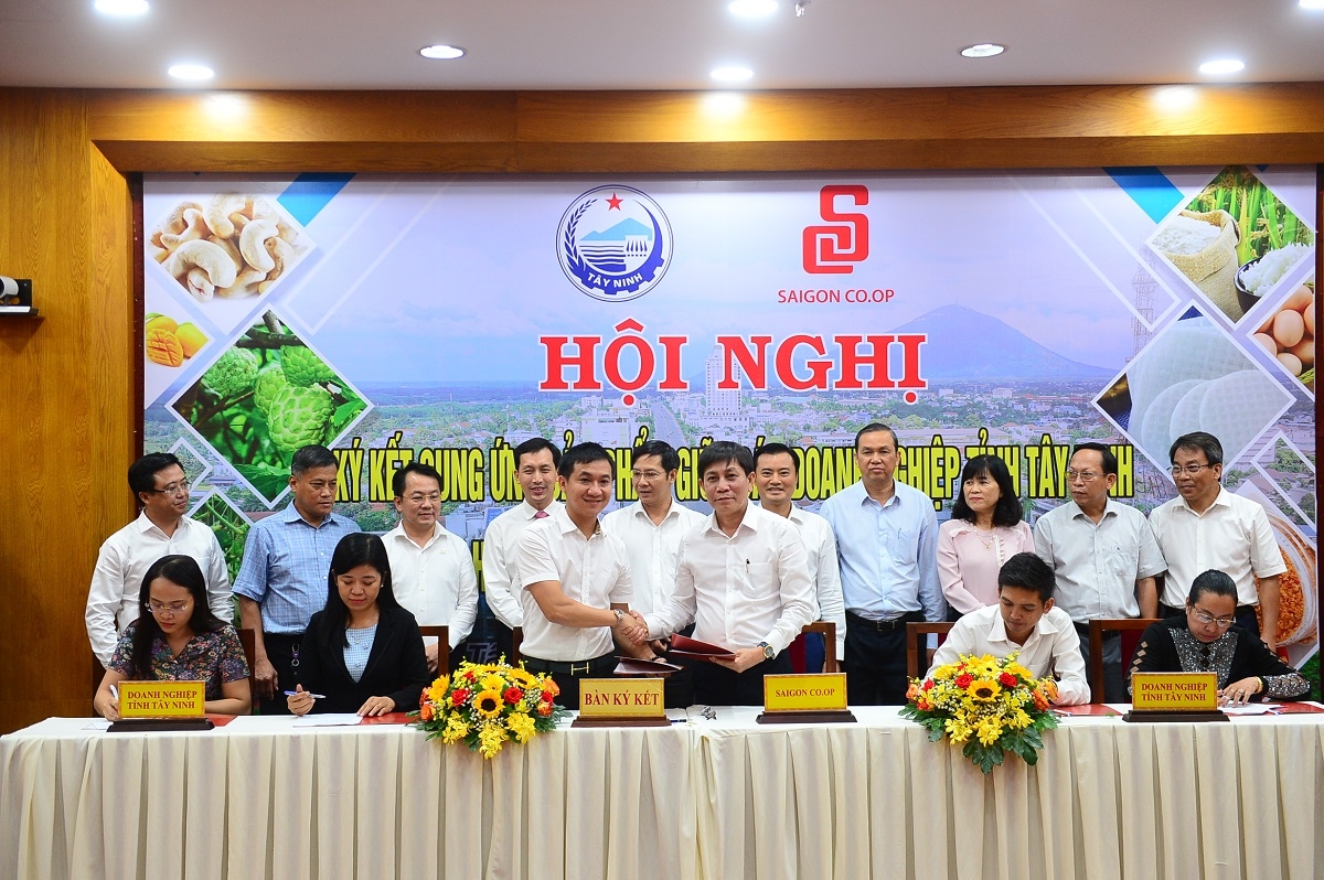 Saigon Co.op ký kết cung ứng sản phẩm của Tây Ninh