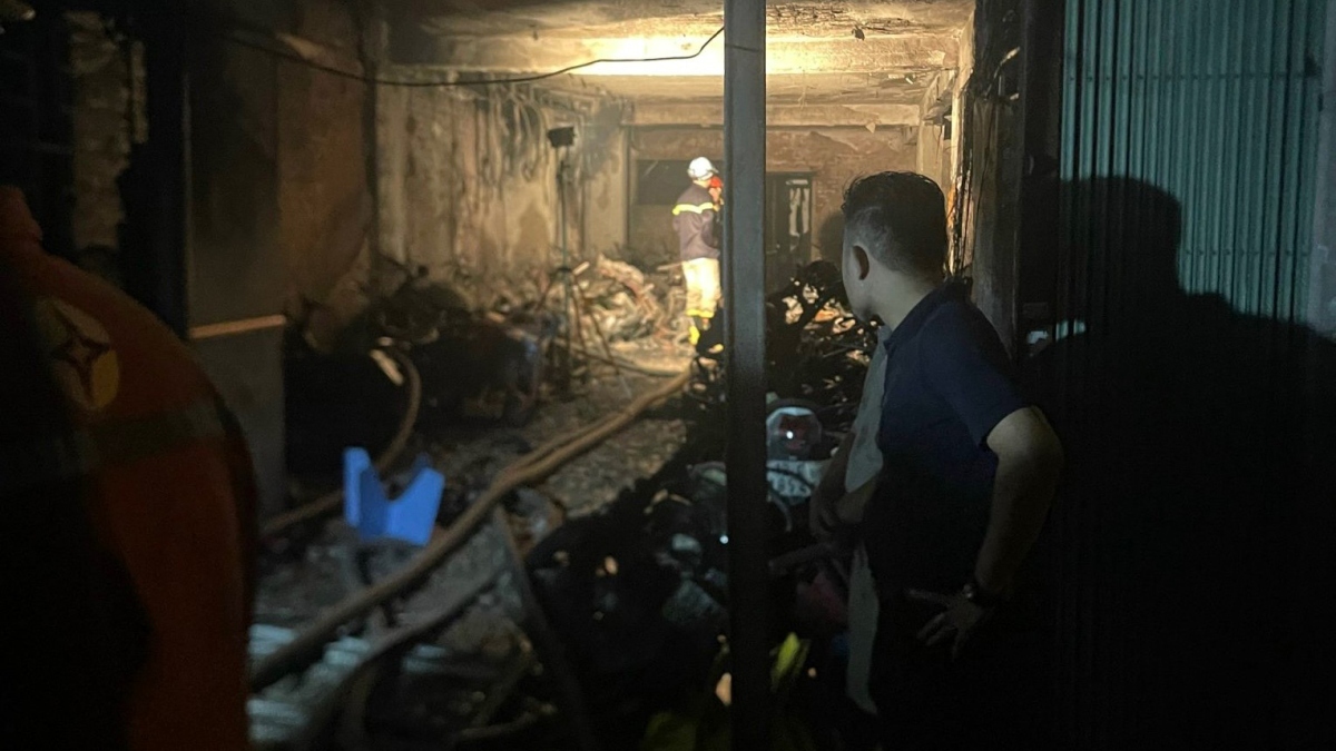 Hà Nội yêu cầu khẩn trương khắc phục hậu quả vụ cháy chung cư mini tại Khương Hạ