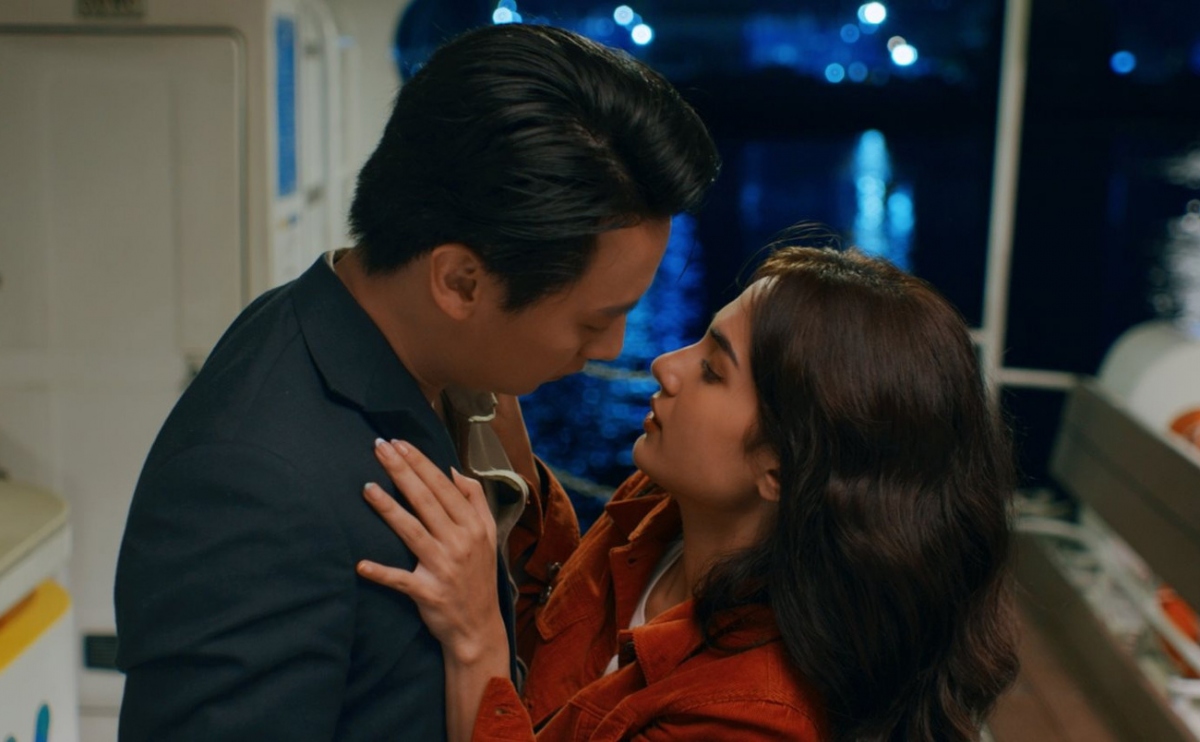 Trailer hé lộ cảnh hôn của Rocker Nguyễn với Emma Lê trong phim "Giao lộ 8675"