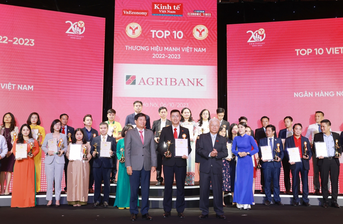 Agribank Top 10 thương hiệu mạnh Việt Nam 2023