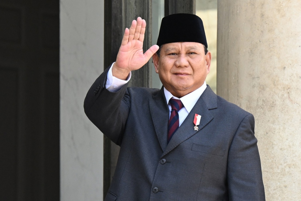 Bộ trưởng Quốc phòng Indonesia liên danh tranh cử cùng con trai Tổng thống