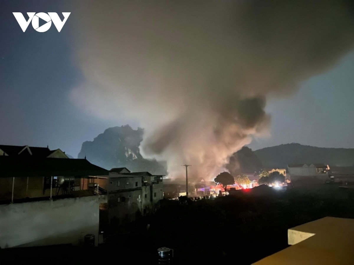 Bộ trưởng Bộ GD&ĐT chia buồn với nạn nhân vụ cháy trường bán trú ở Sơn La