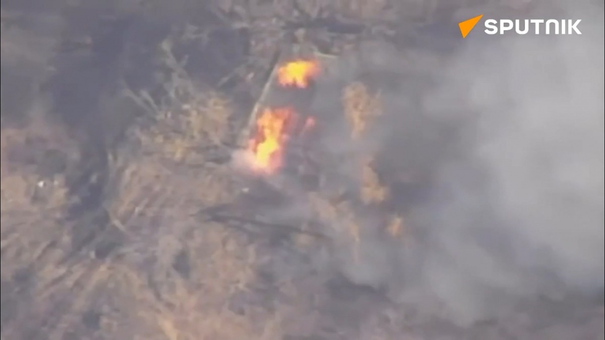 Xe thiết giáp Ukraine bốc cháy ngùn ngụt sau khi trúng đòn từ UAV Nga