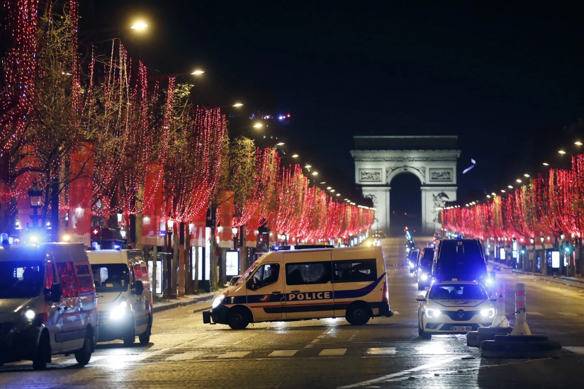 Các nước châu Âu tăng cường kiểm soát an ninh trước thềm năm mới