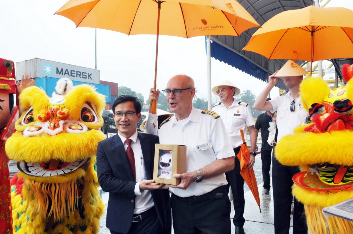 2.000 khách du lịch tàu biển đầu tiên đến Đà Nẵng trong năm mới 2024