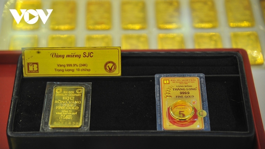 Giá vàng hôm nay 12/4: Vàng SJC tăng tiếp 500.000 đồng/lượng