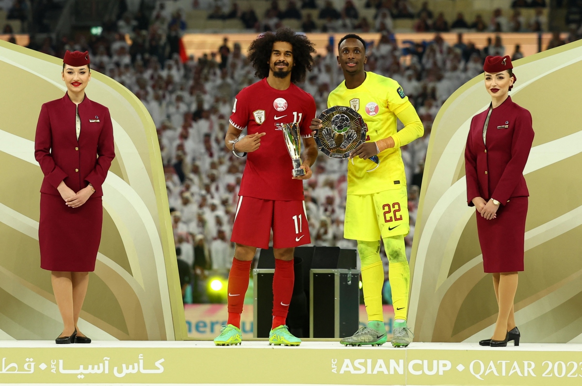 Sao Qatar đi vào lịch sử Asian Cup sau cú hat-trick vào lưới Jordan