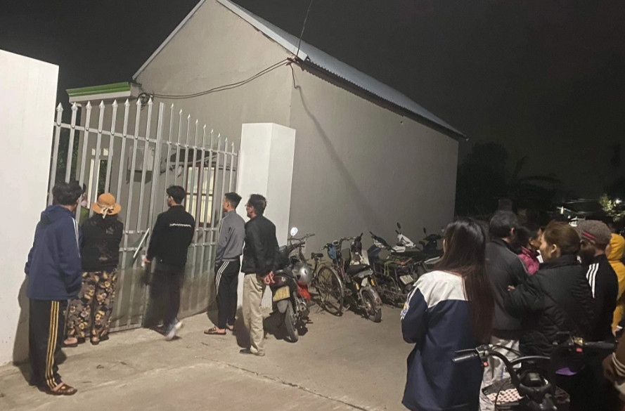 Điều tra nghi án chồng sát hại vợ trong đêm ở Hà Nội
