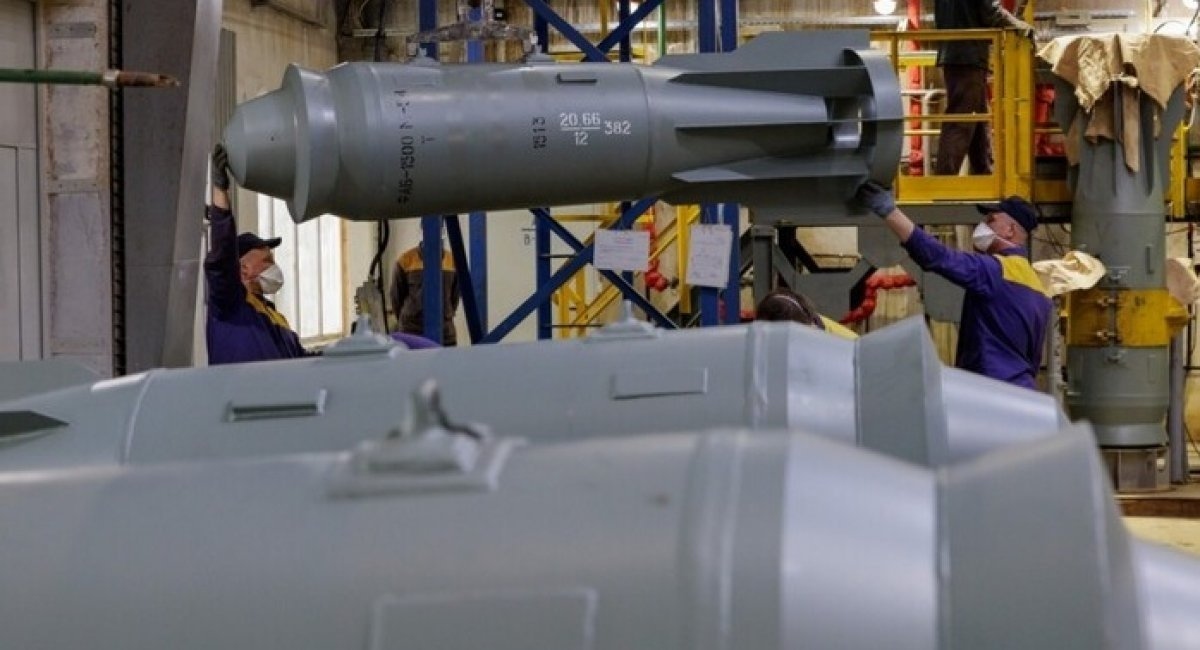 Nga bắt đầu sản xuất hàng loạt siêu bom FAB-3000 nặng 3 tấn