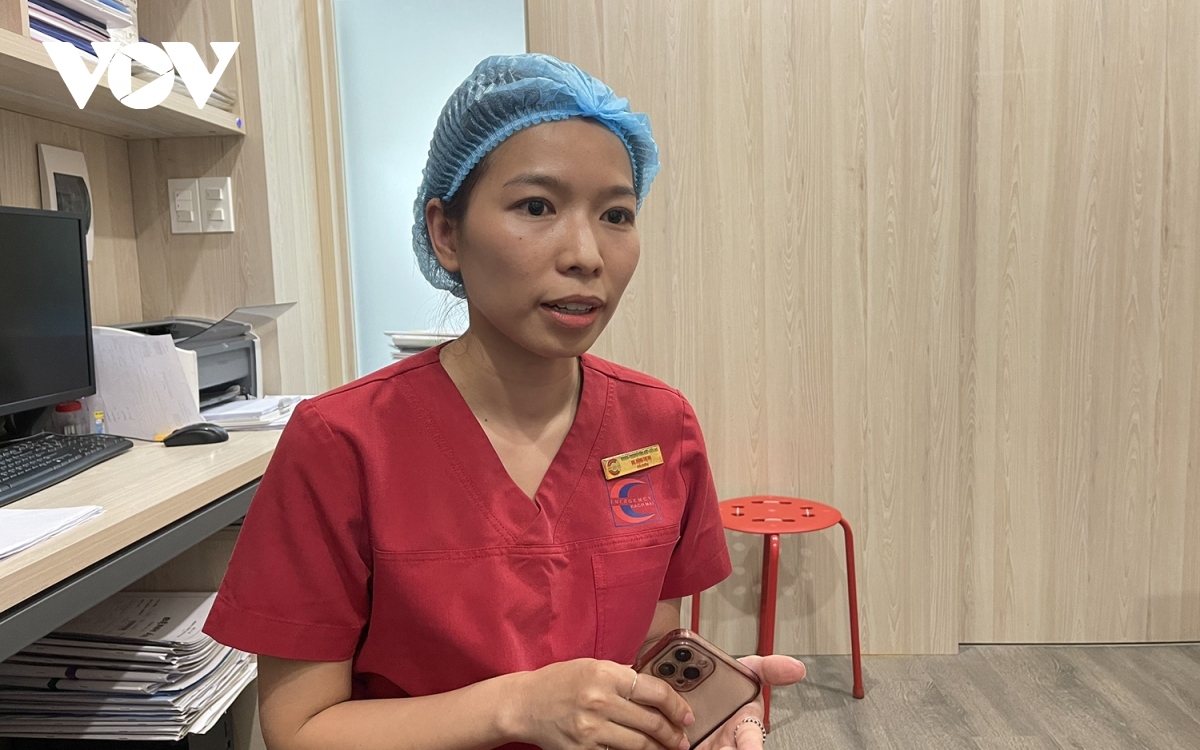 Khen thưởng nữ điều dưỡng cấp cứu du khách Ấn Độ bị ngừng tim tại Đà Nẵng