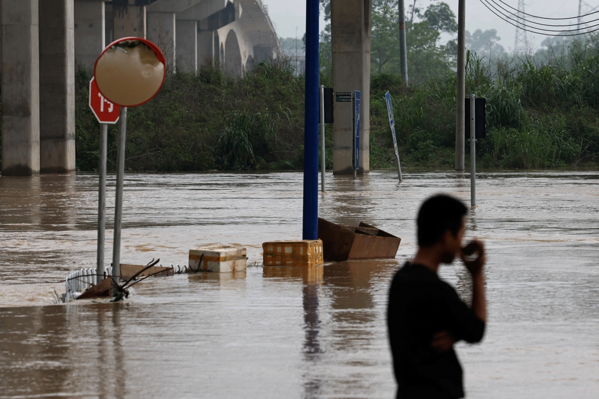 Quảng Đông mưa lớn liên tục, lũ lụt nghiêm trọng nhất trong 100 năm
