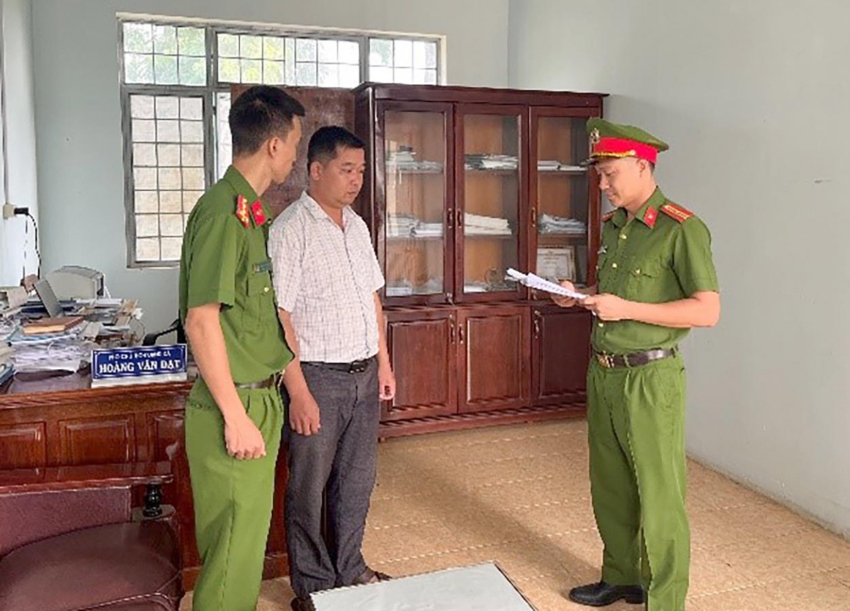 Bắt tạm giam 3 cán bộ huyện Kon Tum liên quan sai phạm đất đai