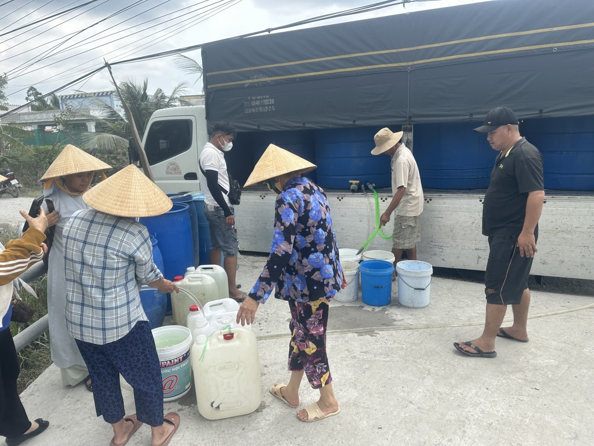 Tiền Giang nỗ lực đưa nước ngọt về vùng "khát nước"