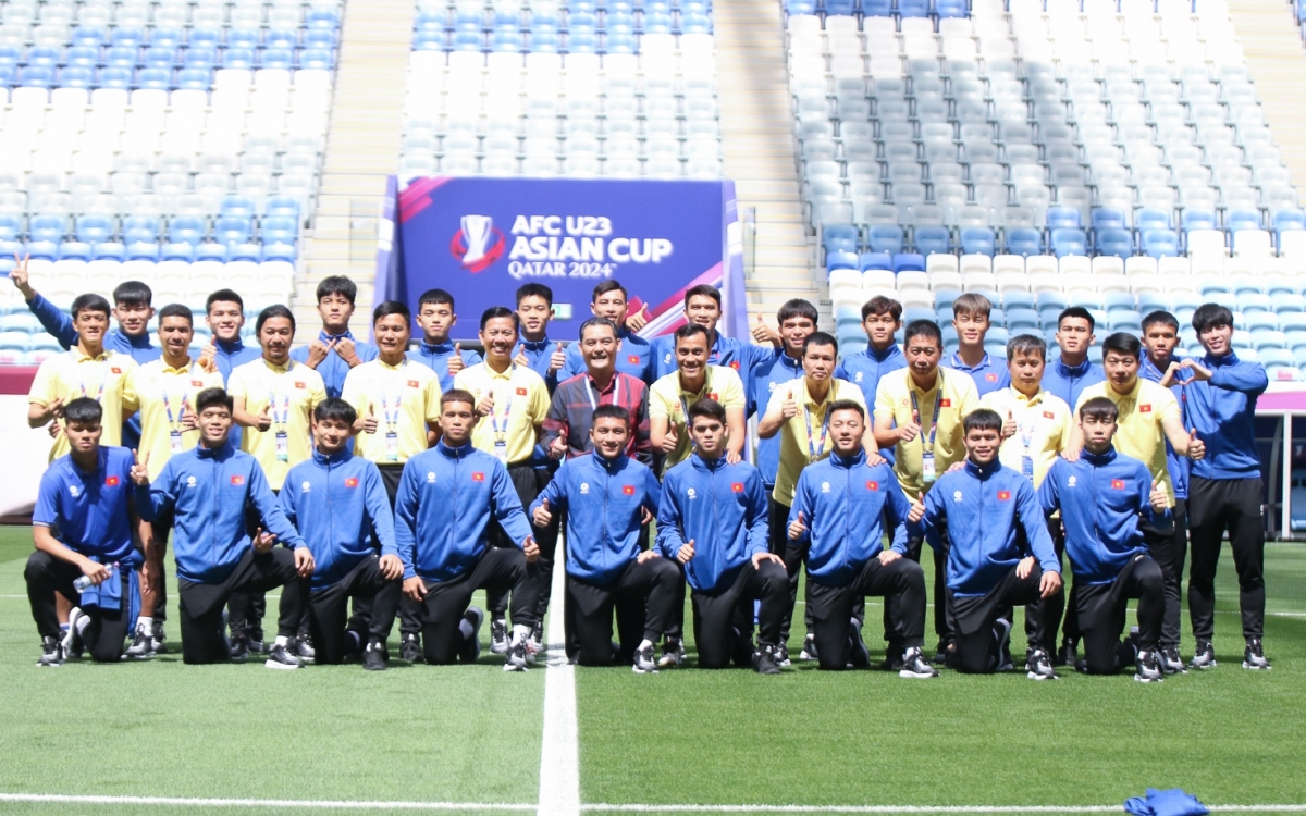 U23 Việt Nam hào hứng check-in ở sân vận động đẳng cấp World Cup