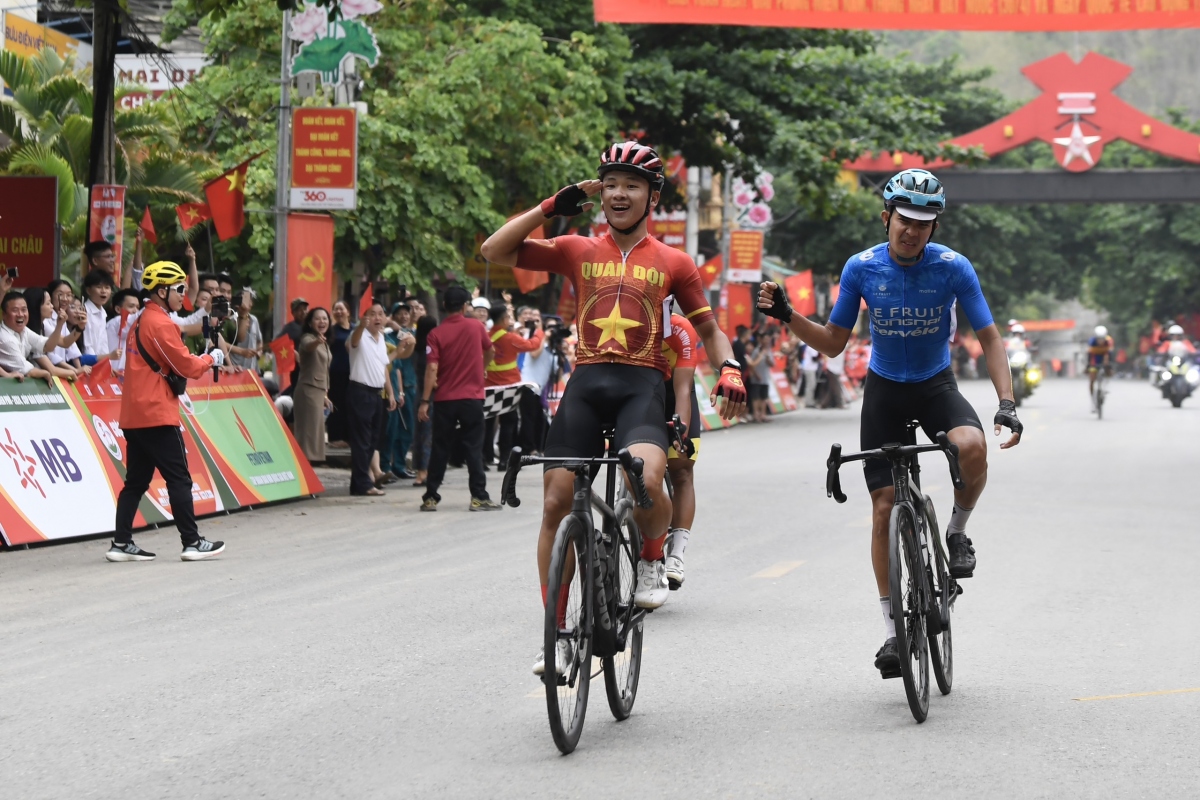 Cuộc đua xe đạp Về Điện Biên Phủ 2024: Phạm Lê Xuân Lộc lập kỷ lục chưa từng có