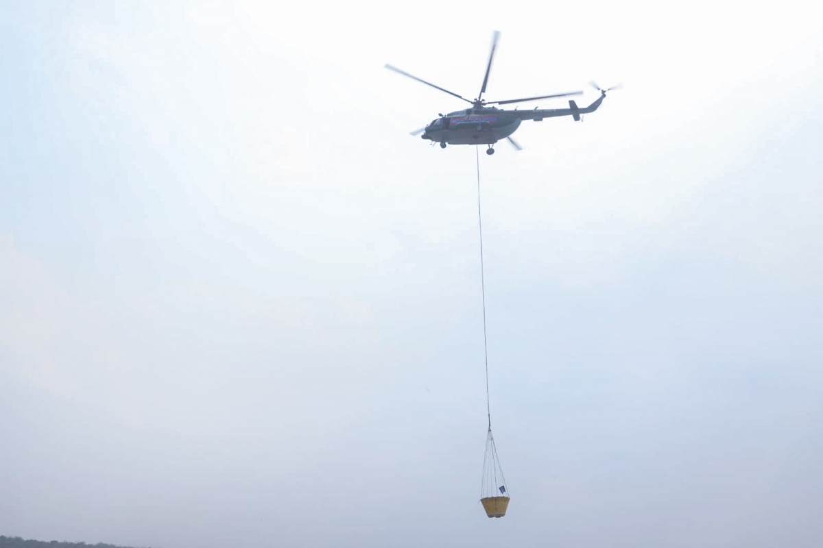 Lào huy động máy bay trực thăng để dập tắt cháy rừng