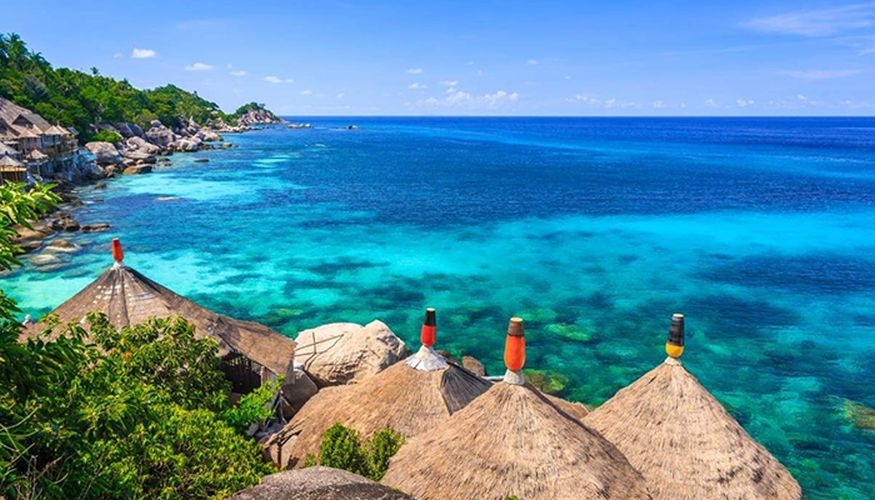 Khoảng 10.000 khách du lịch mắc kẹt tại 3 hòn đảo ở Thái Lan