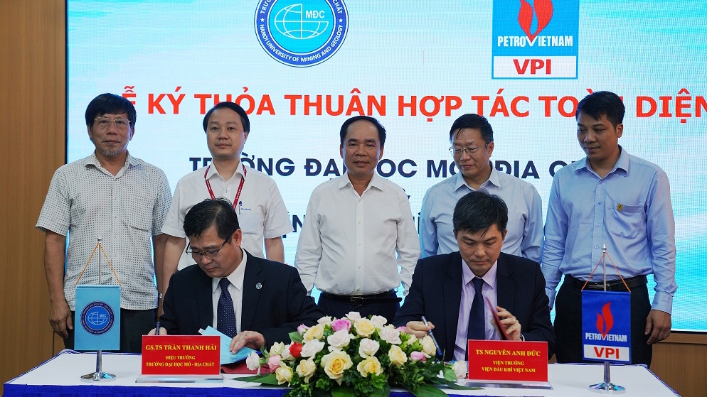 Viện Dầu khí Việt Nam ký thỏa thuận hợp tác với Đại học Mỏ - Địa chất