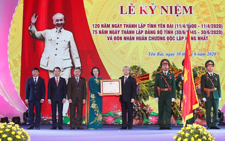 Ông Trần Quốc Vượng dự Lễ kỷ niệm 120 năm Ngày thành lập tỉnh Yên Bái