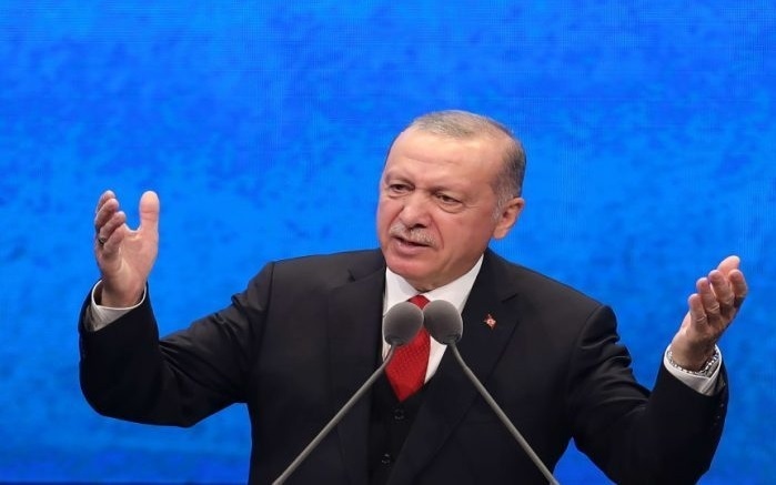 Mở rộng ảnh hưởng quốc tế, Thổ Nhĩ Kỳ đối diện lệnh trừng phạt kép