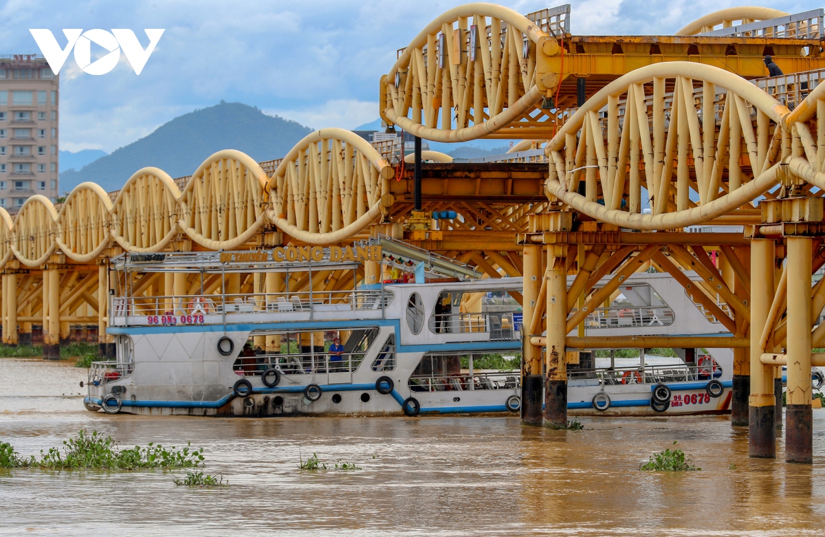 Độc đáo cây cầu lâu đời nhất trên sông Hàn nâng hạ nhịp