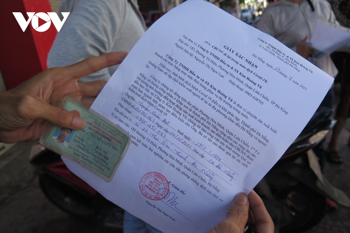 Người dân 4 phường “điểm nóng” tại Đà Nẵng thực hiện nghiêm giãn cách xã hội