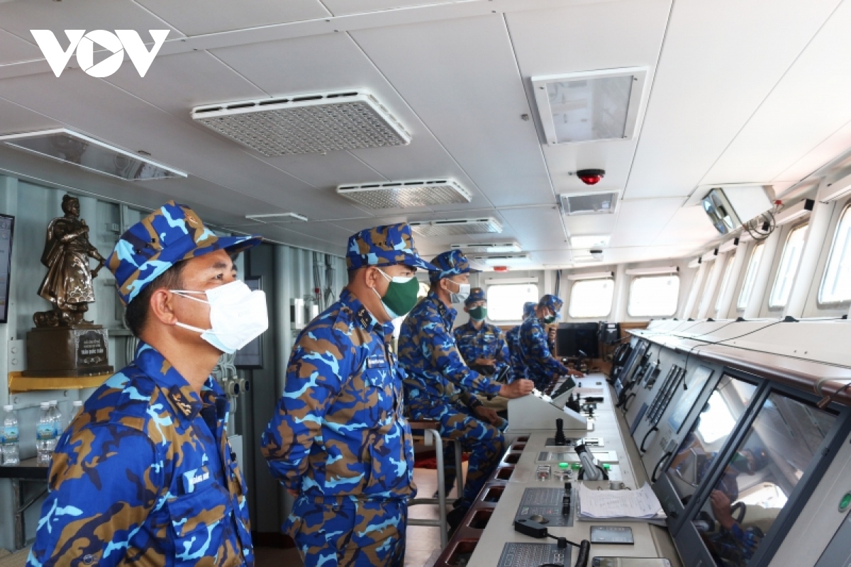 Hải quân Việt Nam luyện tập chung trên biển với hải quân Pháp