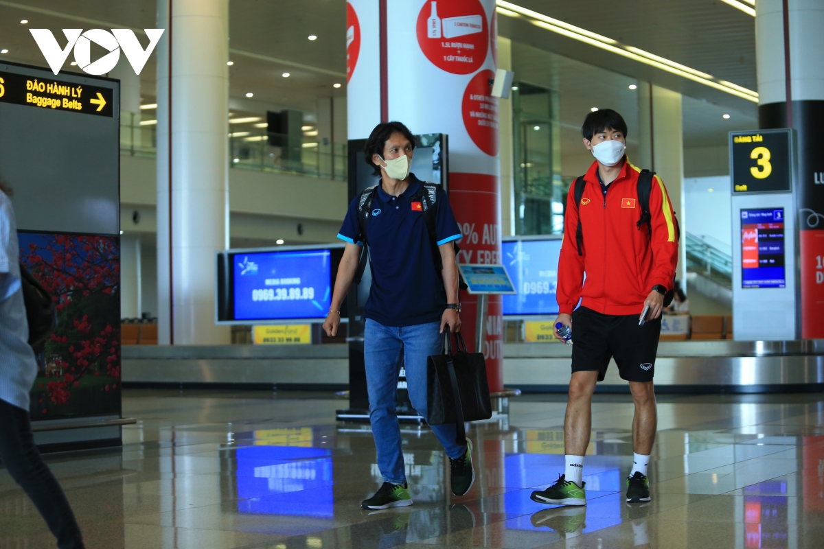 HLV Gong Oh Kyun và U23 Việt Nam đã về đến Hà Nội