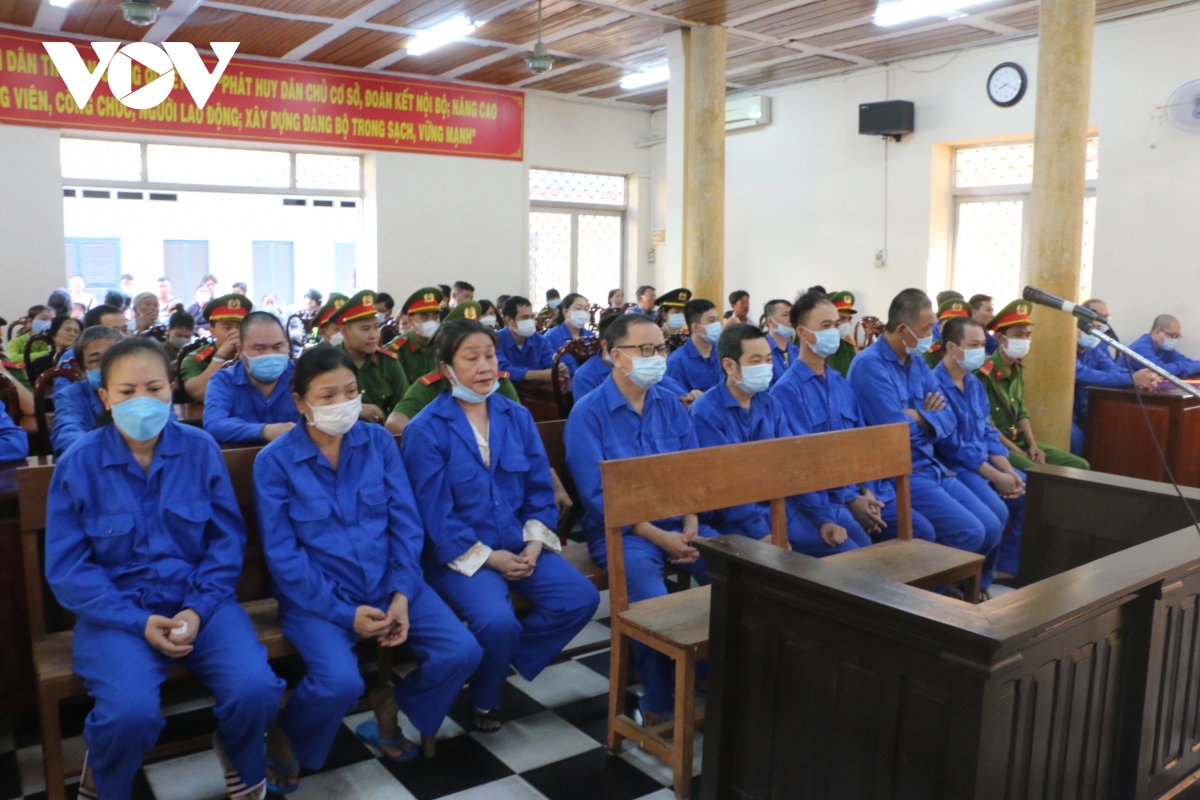 Xét xử “trùm buôn lậu” Nguyễn Thị Kim Hạnh cùng 24 đồng phạm