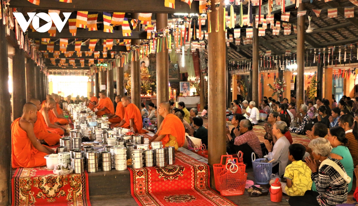 Nhiều hoạt động chăm lo đồng bào Khmer đón lễ Sene Dolta tại Sóc Trăng